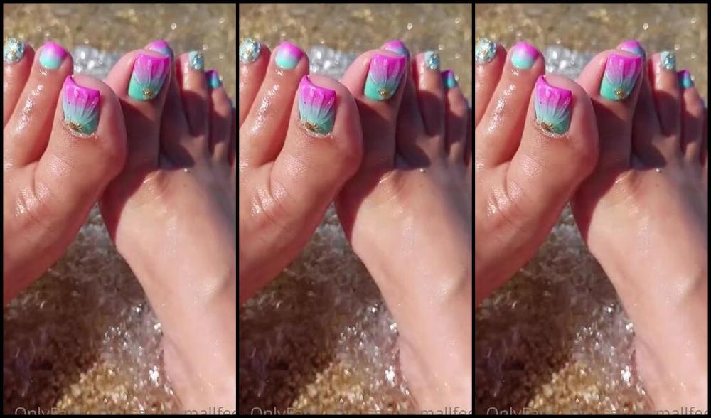 Mica Sandy Nicknamed Sandysmallfeet Onlyfans Have A Splash With