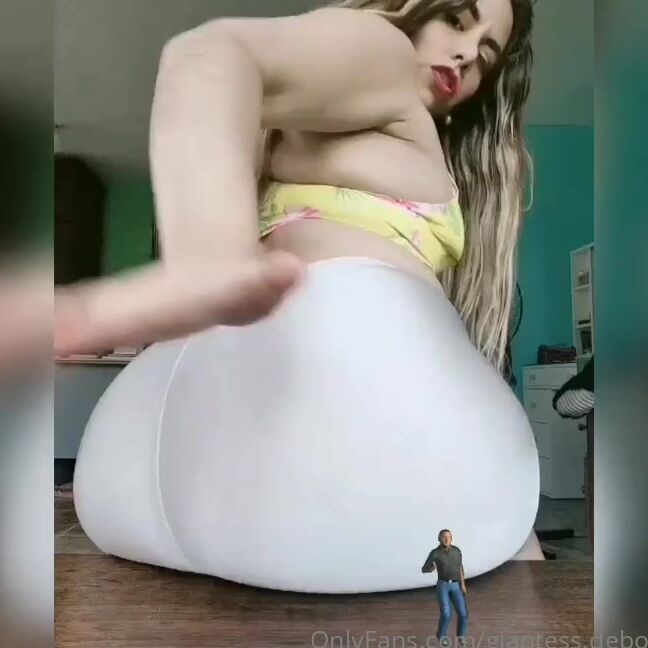 Giantess Debora Nicknamed Giantess Debora Onlyfans Es Hora De Aplastarte Con Mis Tambores A Ese Minsculo Cuerpo De Porcelana Your Miserable Life W 2