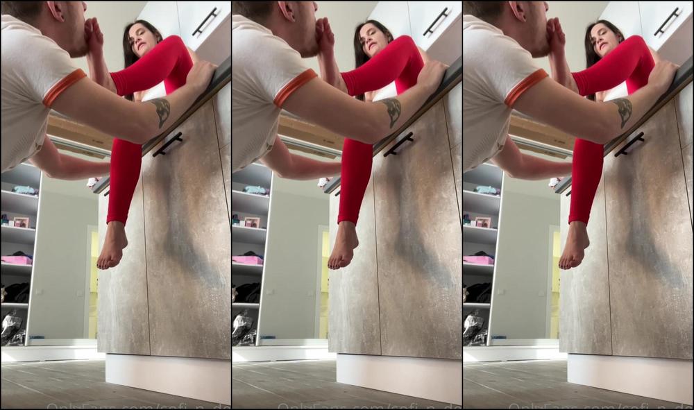 Sofi N Den My Feet The Sweetest Candy For My Slaves