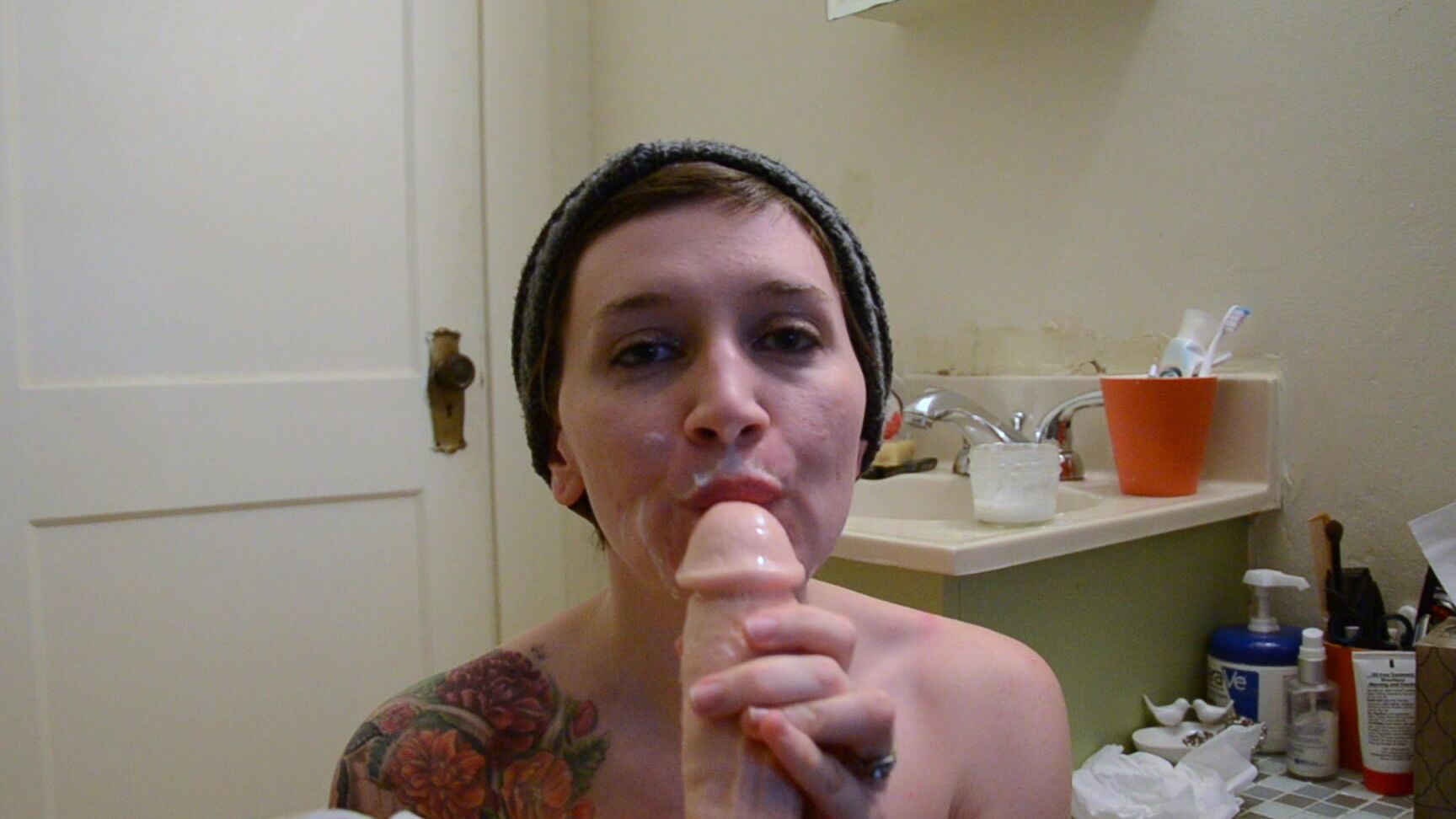 Bettie Bondage I Love Cum