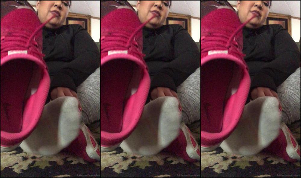 Preciousdigits How Bad Do You Wish You Could Smell Them Straight Out The Running Shoes