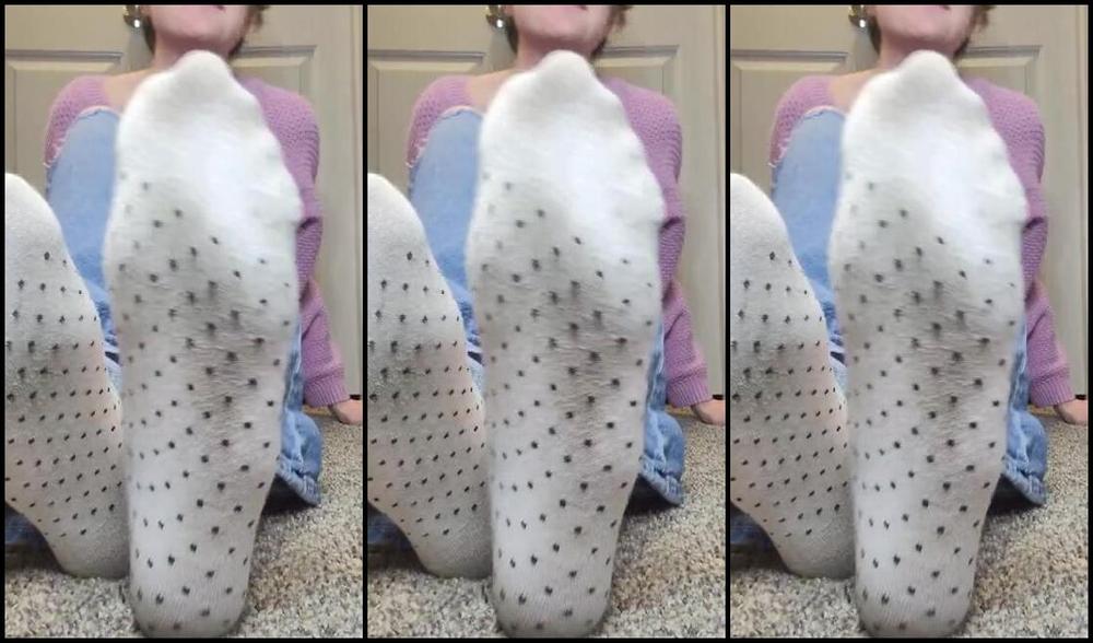 Megan Fletcher Aka Sweetsoleprincess Onlyfans Removing My Dirty Socks For You Did You Know I Also Sell Socks These Socks