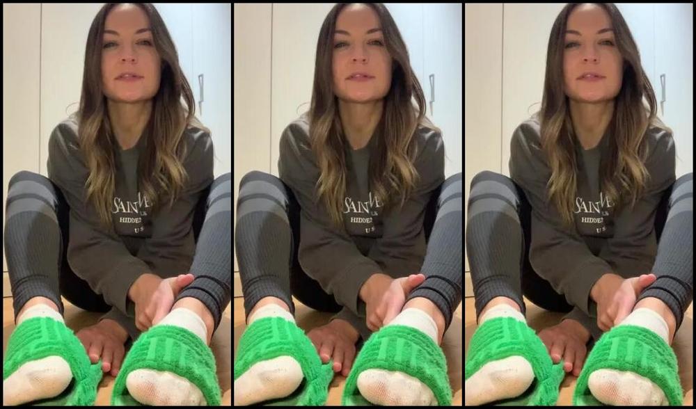 Miss Emma Rose Nicknamed Emmaemmarose Onlyfans Danced For 10 Hours In These Socks Today And With The Temperature Been Warmer In The