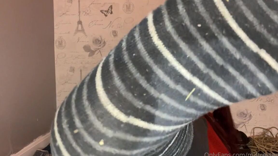 Mistress Eclipse Nicknamed Mistresseeclips Femdom 01 23 2021 Onlyfans Video Worship My Sweaty Socks Amp Feet