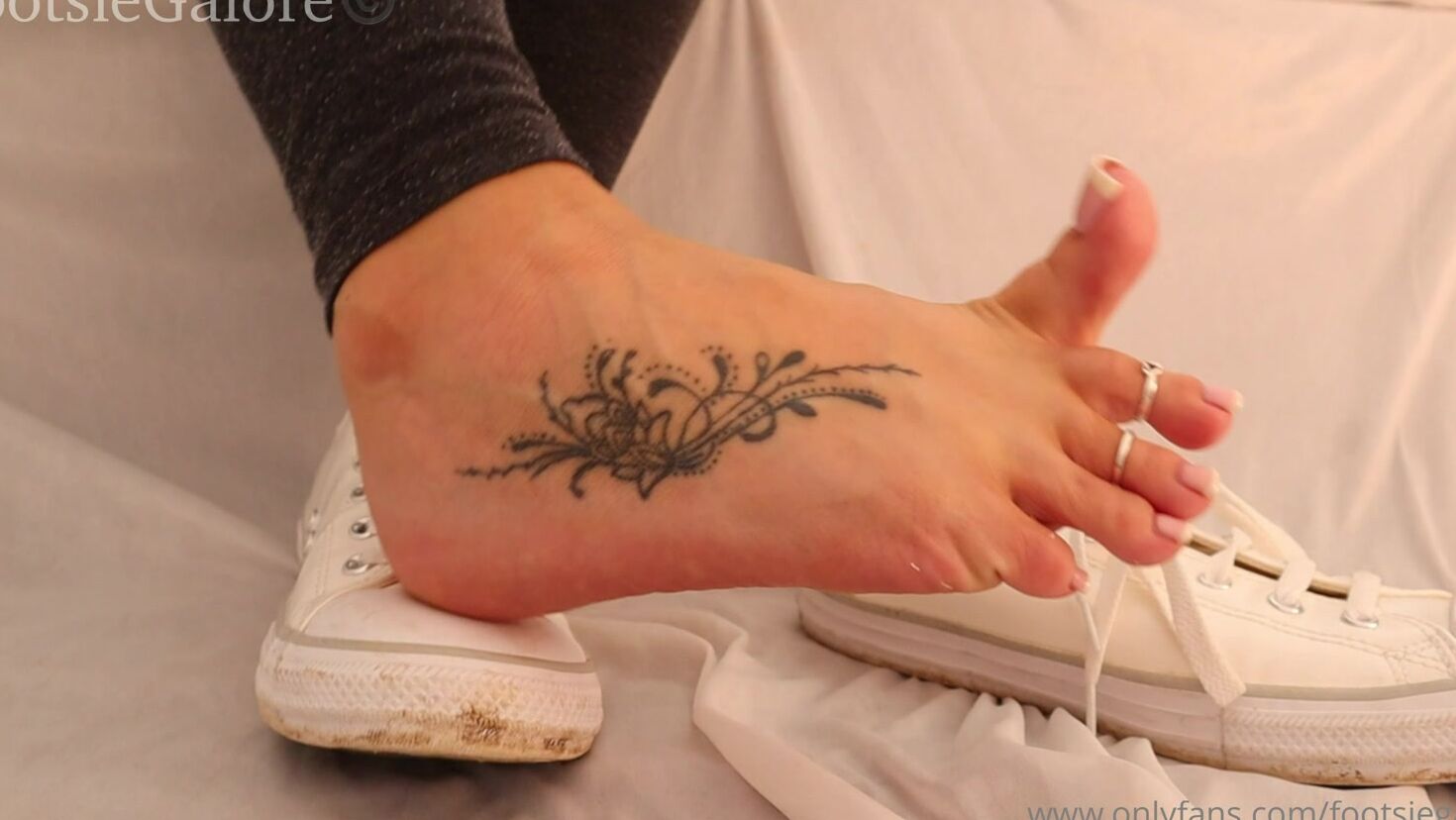 Footsiegalore Converse And Sock Removal Video I Know How Bad You Want To Sniff My Hot Sweaty Soles
