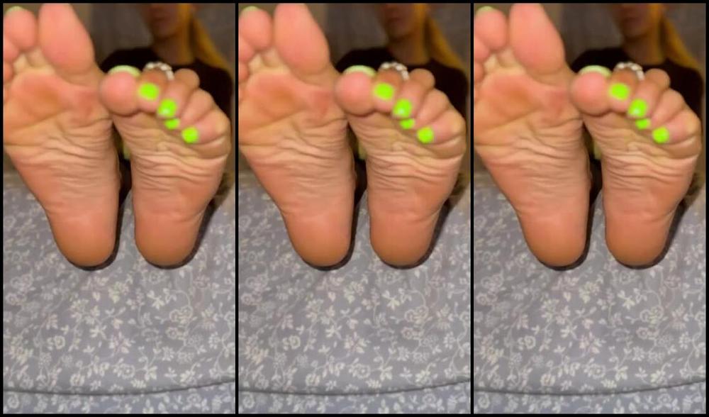 Solemangos Nicknamed Solemangos Onlyfans 10 08 2023 Croc And Sock Removal