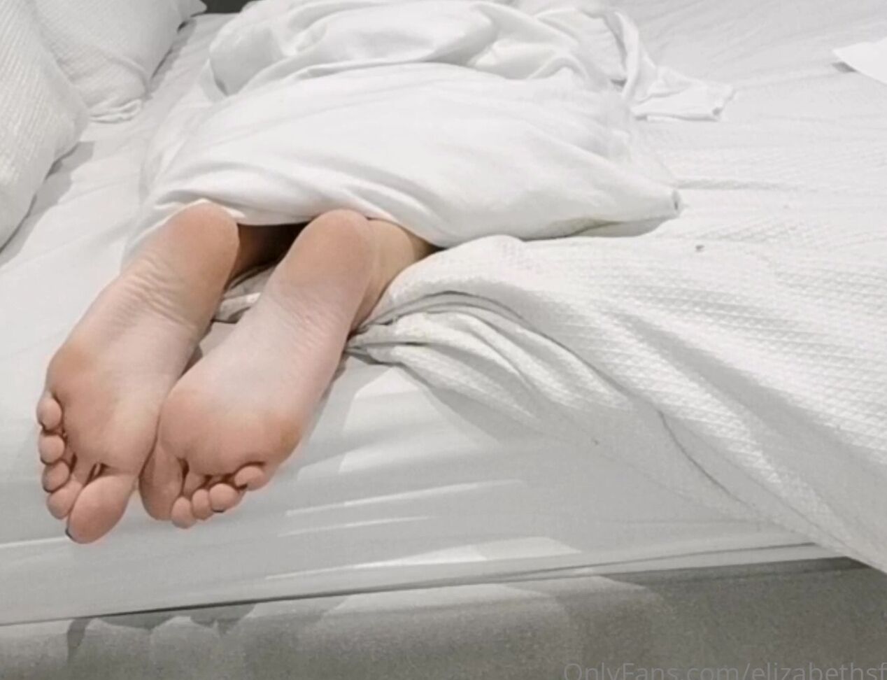 Elizabethsfeet What Are You Doing When You See These Feet Poking Out Of The Bed