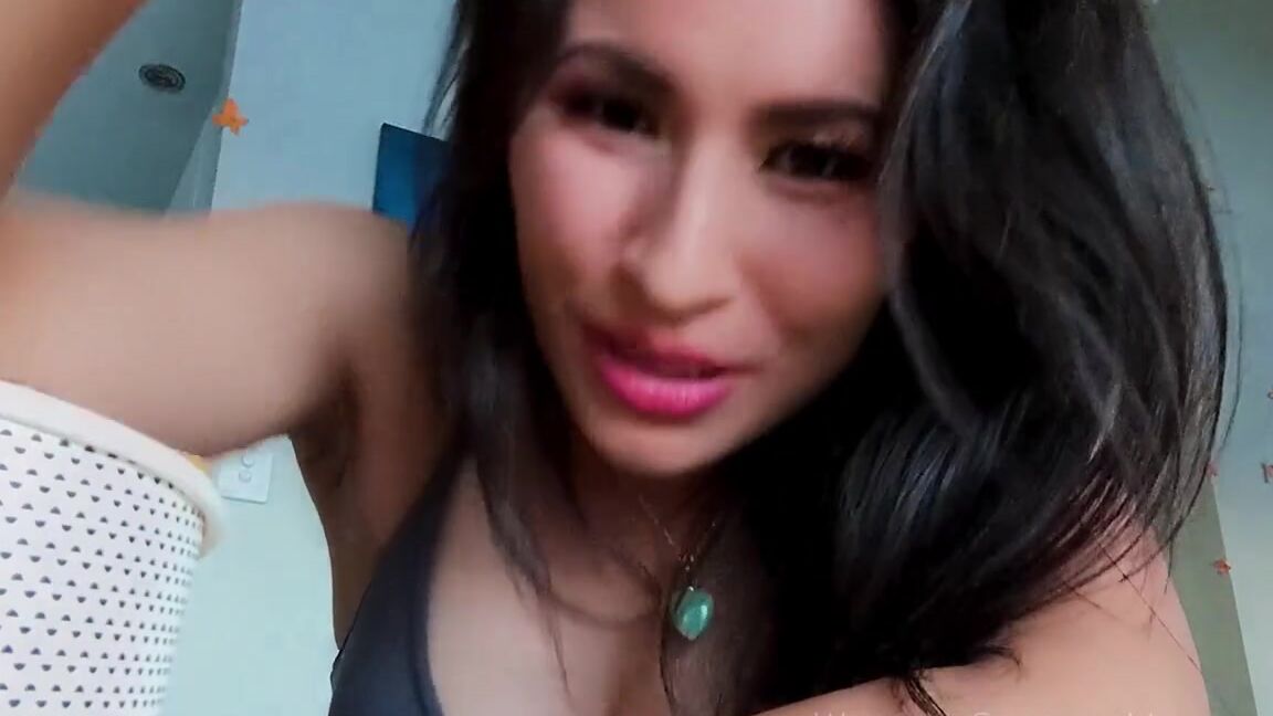 Goddess Mercy Aka Funaussiefilms Onlyfans Omg I Didnt Even Order A Tiny Man With My Uber Eats What A Greatp