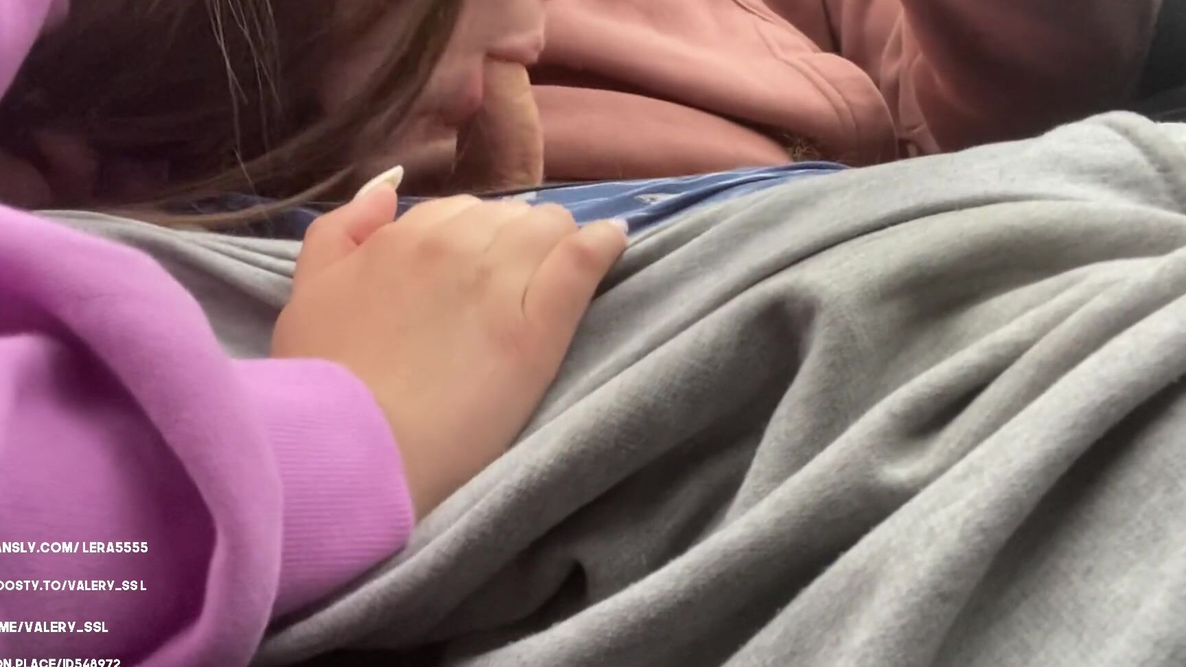 Deluxe Bitch jeg elsker at sutte min stedbrors pik mens jeg k rer bil Pornhub