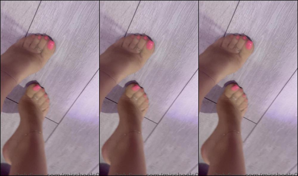 Missheels With Stockings