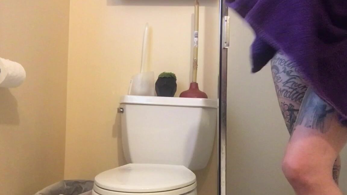 Tanksfeet Pregnant Toilet Diaries