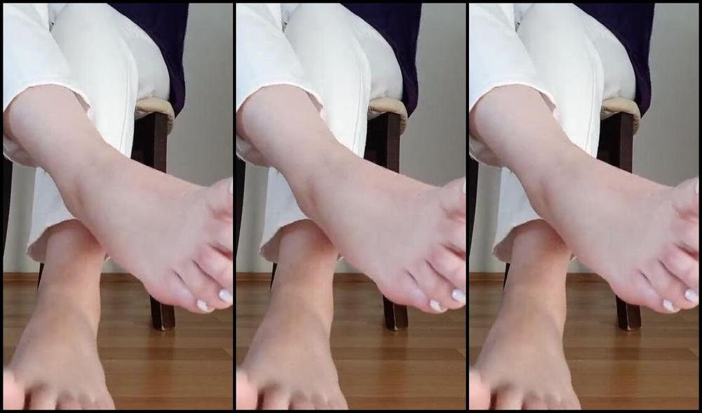 Mistresselif Onlyfans Ojeli Ayaklarma Tapacaksn Tirnaklarmn Iini Dilerinle Temizleyip Aznda Tkrklerimle Boulc