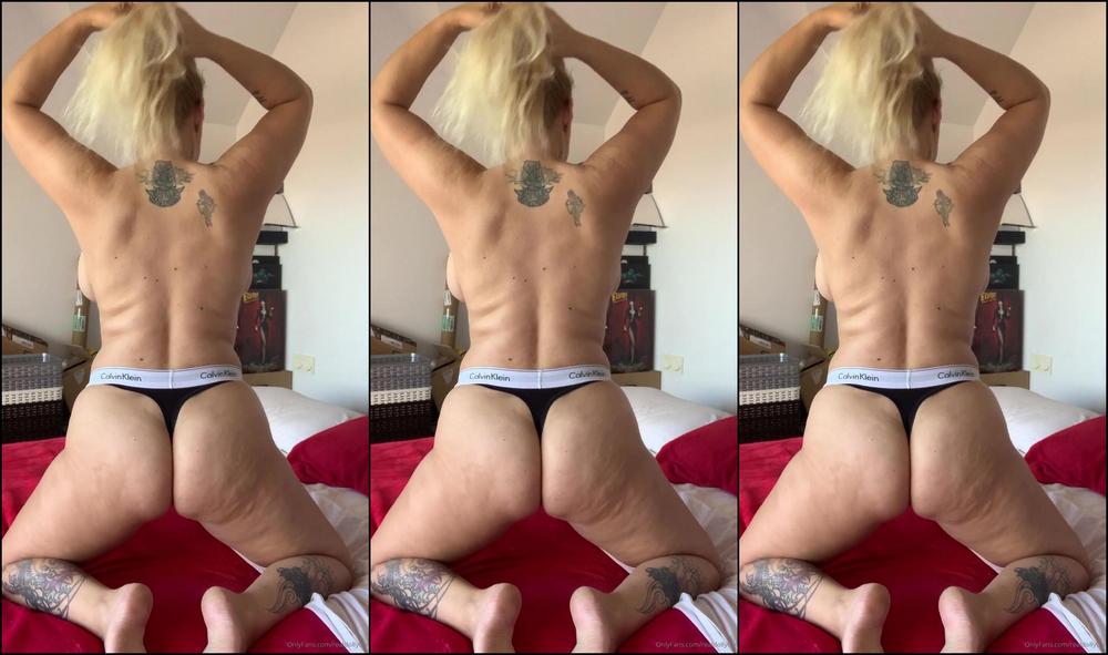 Dollyfoxvip My Booty Needs Some Love