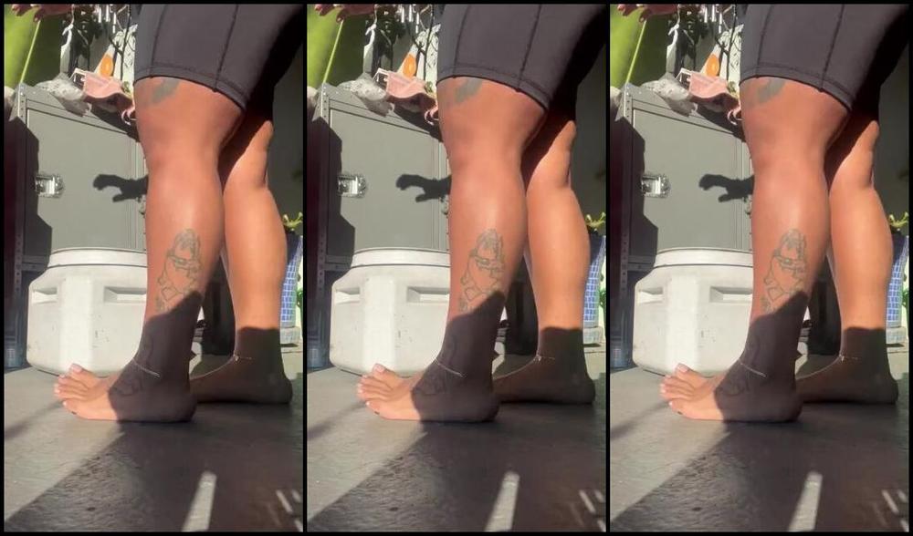 Dissatoes Onlyfans I Love When The Sun Hits My Legs They Look Golden