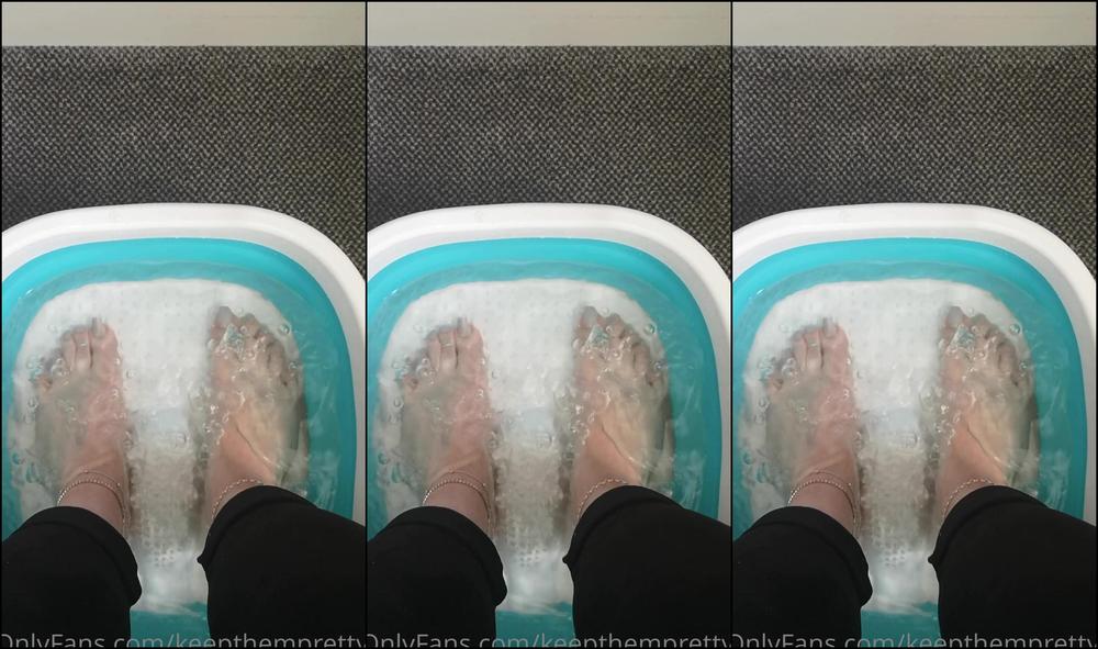 Keepthemprettyx Bathing My Beautiful Feet In A Foot Spa Who S Giving Me A Foot Rub After