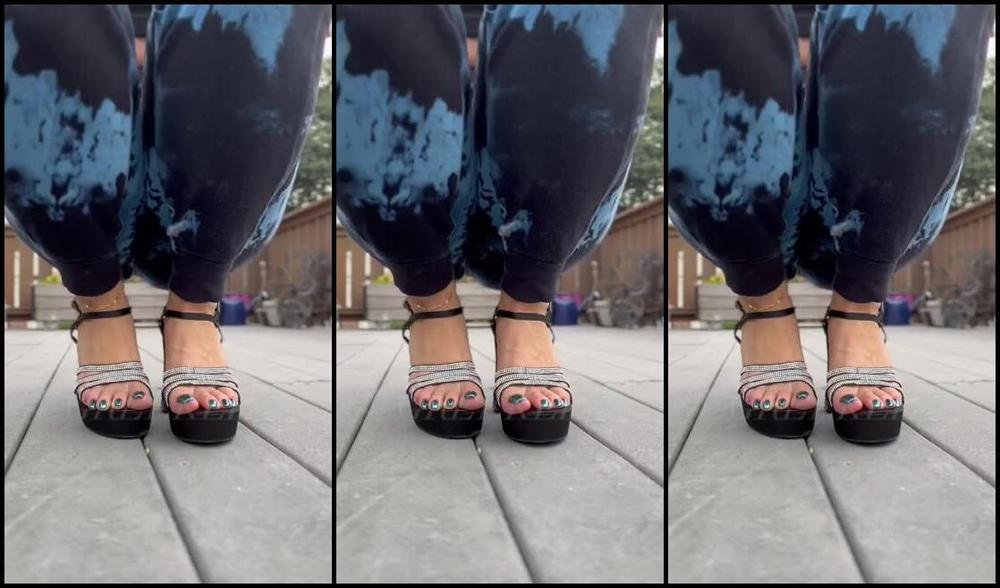 Greek Goddess Li Aka Greekli77 Onlyfans Celebrating Toesday In These Beautiful Black Rhinestone Heels 19 55