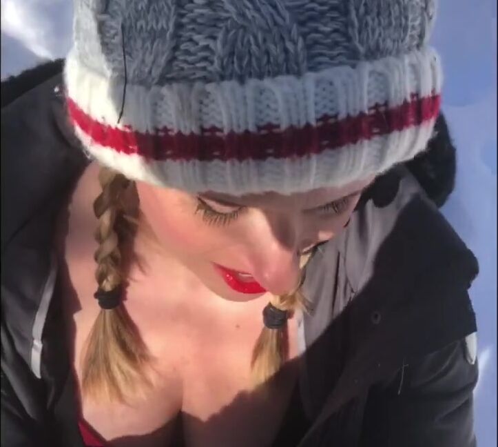 lolaroseblows Scared Canadian girl lost in forest finds WOOD to suck, GULPS his maple syrup Pornhub