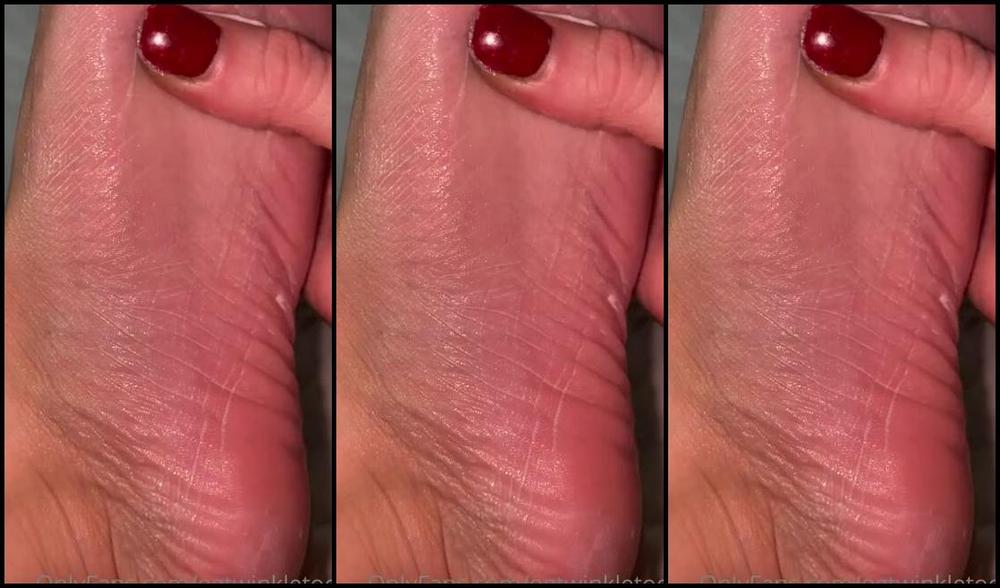 Waifu Jess Nicknamed Waifufeetmilkog Onlyfans Bubble Baths And Lotioned Up Soles 5