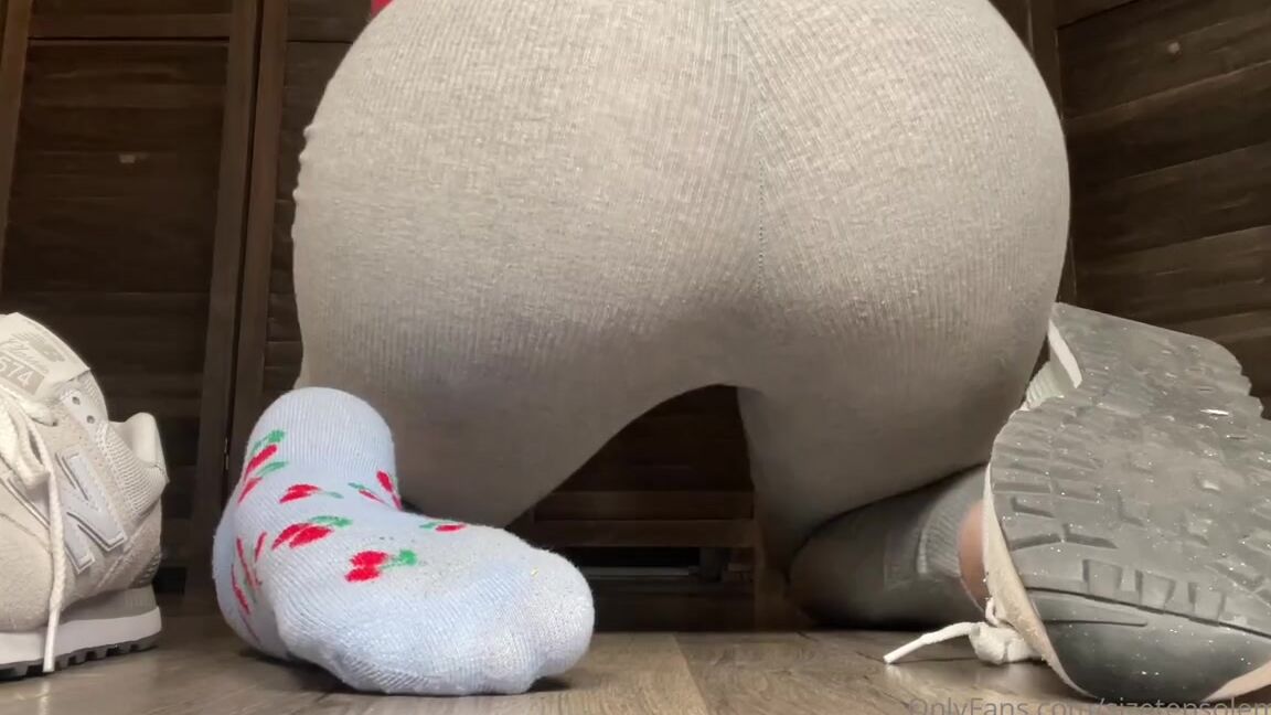 Sizetensolemates Onlyfans Showing Off My Dirty New Balance Sneakers Stinky Cherry Socks