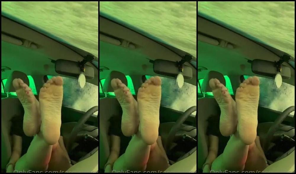 Victoria Soles Nicknamed Sassysolesxo 08 12 2021 Onlyfans Video Im Alcohol Free But Im Drnk In You Transitions To Top Of Feet In Birkenstocks Then