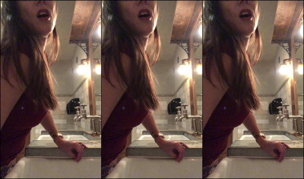 Suzie Love Wank Out In The Open