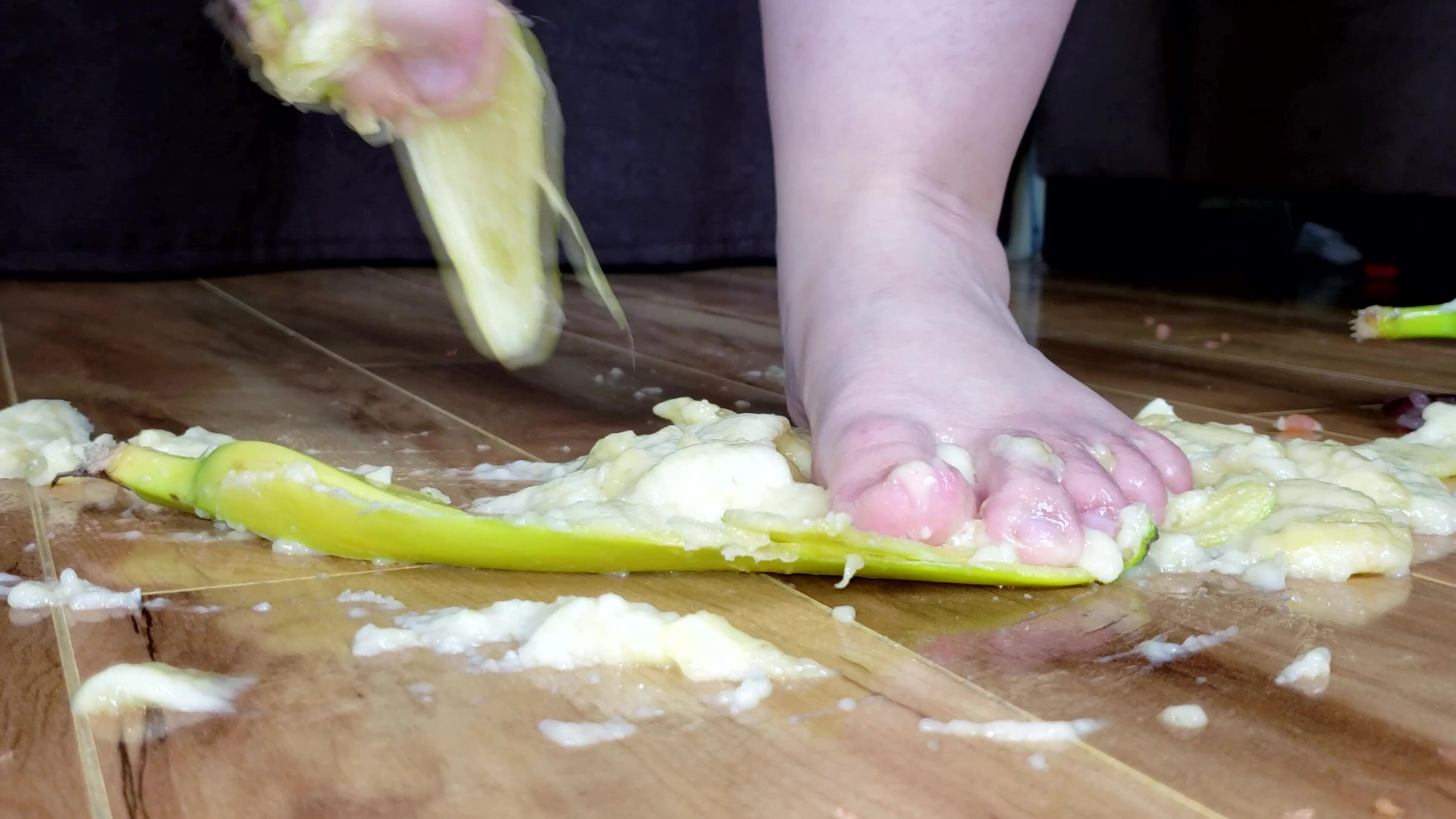 Lilkiwwimonster Tiny Powerful Feet Squashing Yummy Fruit