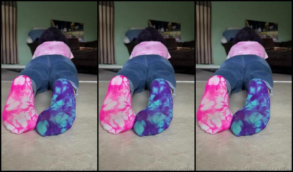 Deedeericanfeet Onlyfans As Requested No Show Socks And Jeans