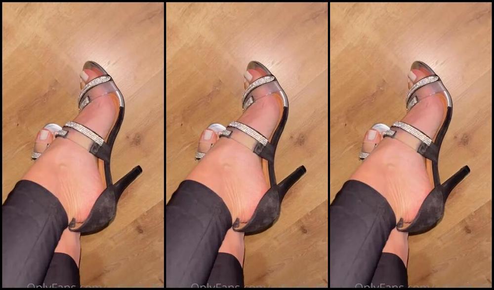 Caliupe Feet Nicknamed Caliupe Feet Foot Fetish 05 31 2023 Onlyfans Video Eu Sei Que Voce Fica Hipnotizado Em Cada Detalhe Em Cada Curva