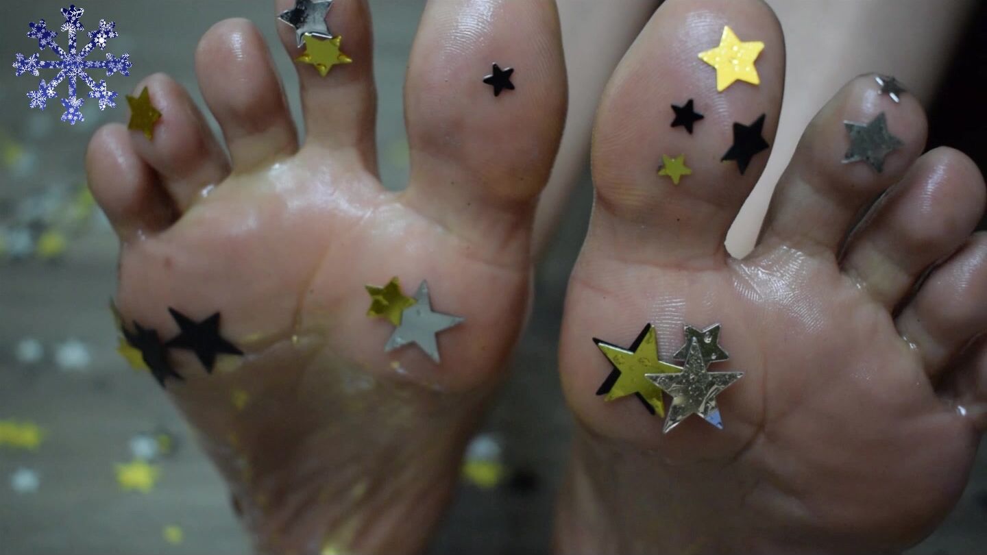 Barefoot, Feet, Foot Fetish, Pointed Toes, Toe Fetish aspen snow star covered asian feet and toes ManyVids