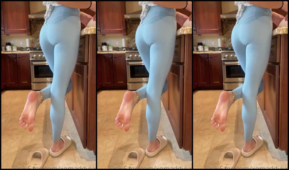 Goddess Kaylee Aka Xomaddykxo Onlyfans Casual Kitchen Soles Play What Are You Cooking For Dinner If You Find These Feet In Your Kitchenp