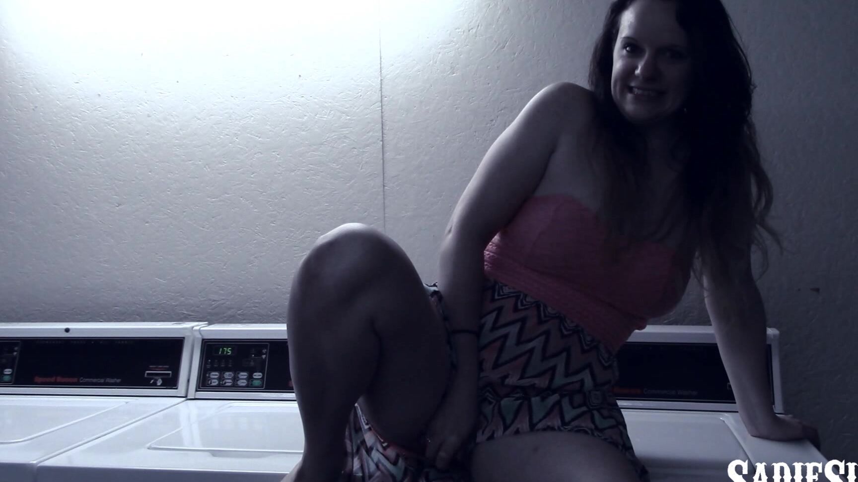 Sadiesixx Laundromat Shenanigans