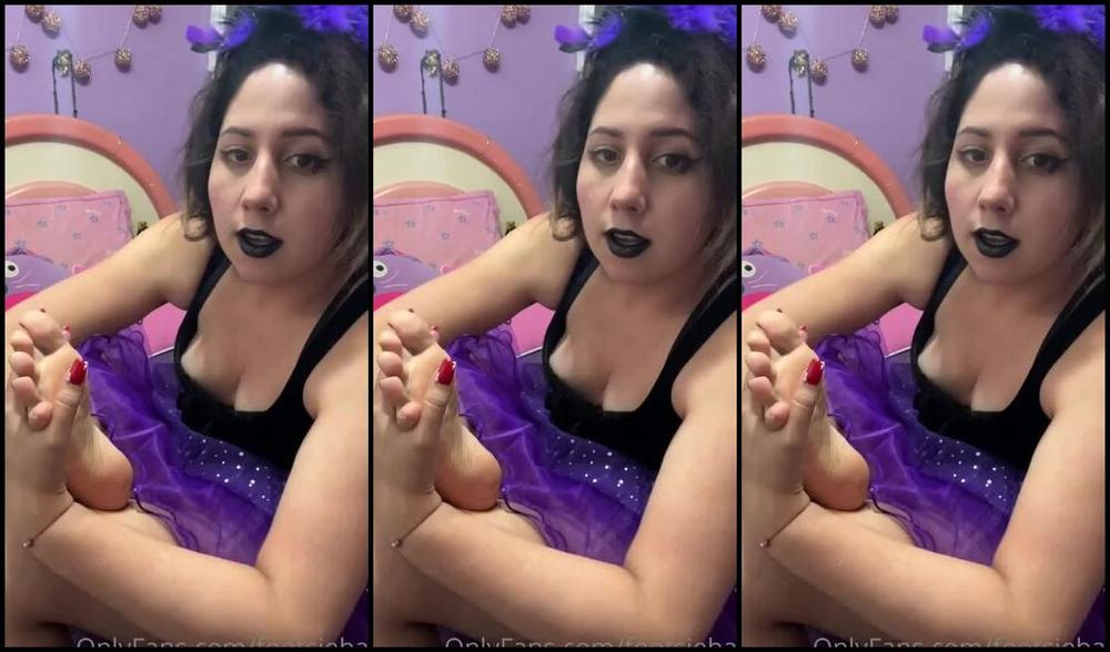 Gia S Feet Nicknamed Footsiebab 11 05 2021 Onlyfans Video Self Ws Lotion In Feet And Sole Tease