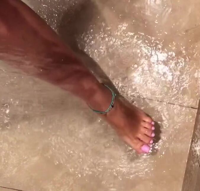 Simply Milena Nicknamed Simplymilena Onlyfans Shower Time Hope Your Week Is Going Well So Far