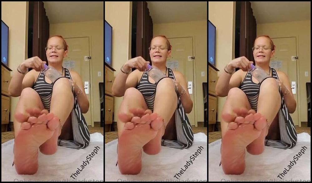 Lady Steph Nicknamed Theladysteph Onlyfans Some Sneak Quick Muted Joi For Your Private Eye Theladysteph Onlyfans Wrinkledsoles Oilysoles