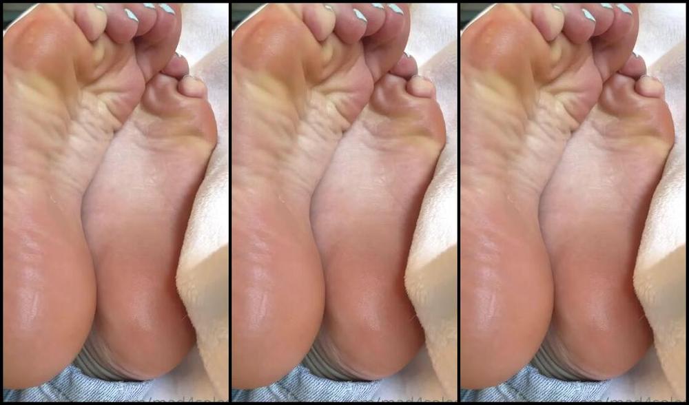 Goddess Mads Nicknamed Mad4Soles Onlyfans All Snuggled Up For An Afternoon Nap Just Need A Foot Boy At My Feet Worshiping Them But When Don