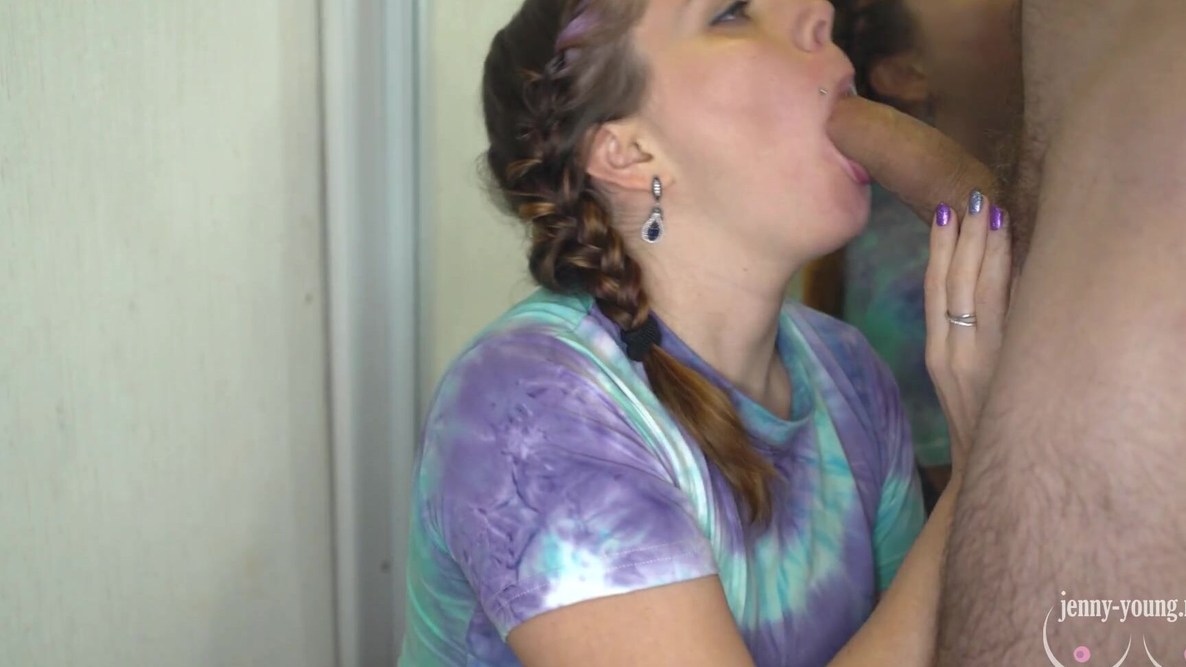 Jenny Young Jenny fucks and sucks a big dick near the mirror Pornhub