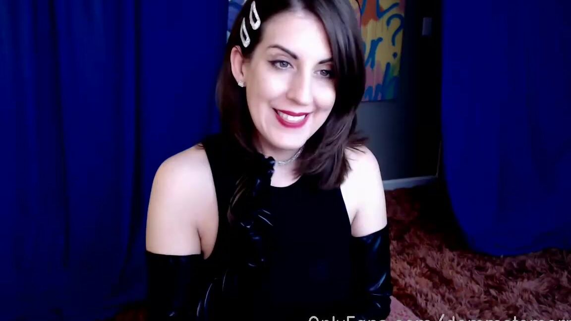 Ms Tomorrow Nicknamed Dommetomorrow Onlyfans Stream Started At 04252021 1104 Pm Happy Hour With Mother