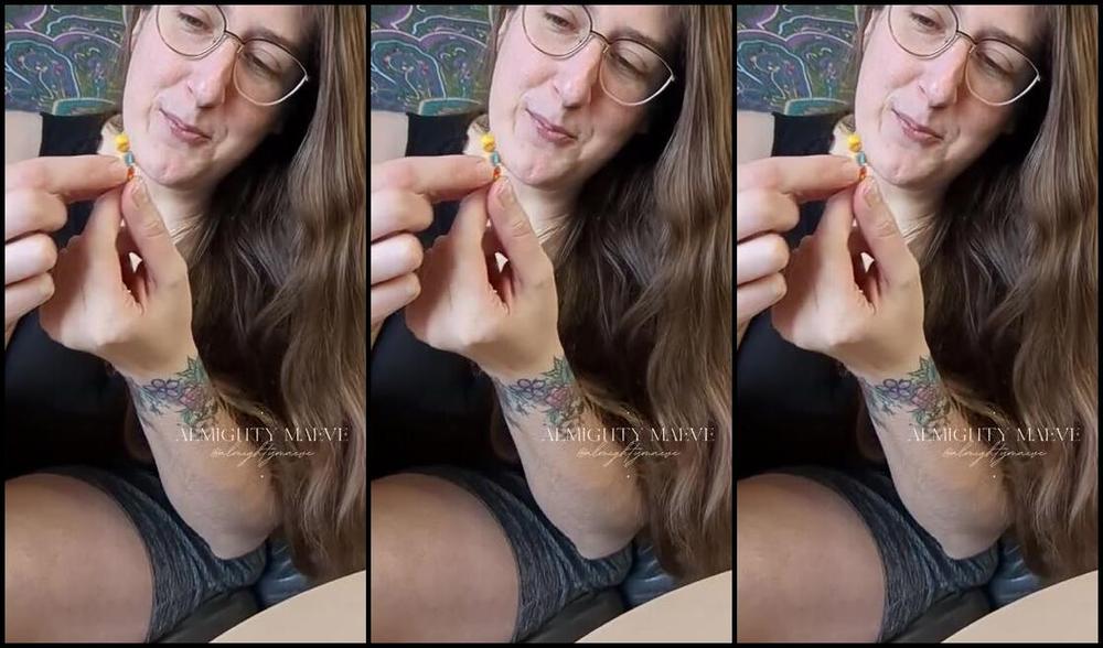 Almighty Maeve Nicknamed Almightymaeve 02 05 2025 Onlyfans Video Giantess Enjoying A Snack Enjoy This Fun Little Minute With This Giantess I Find