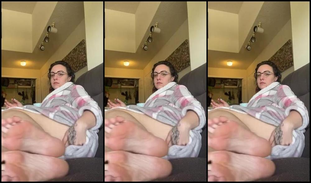 Capri Nicknamed Capritoes Onlyfans Ignoring You While I Drink Coffee And Watch Tv In My Robe If You Were My Slave And I Made You Shave