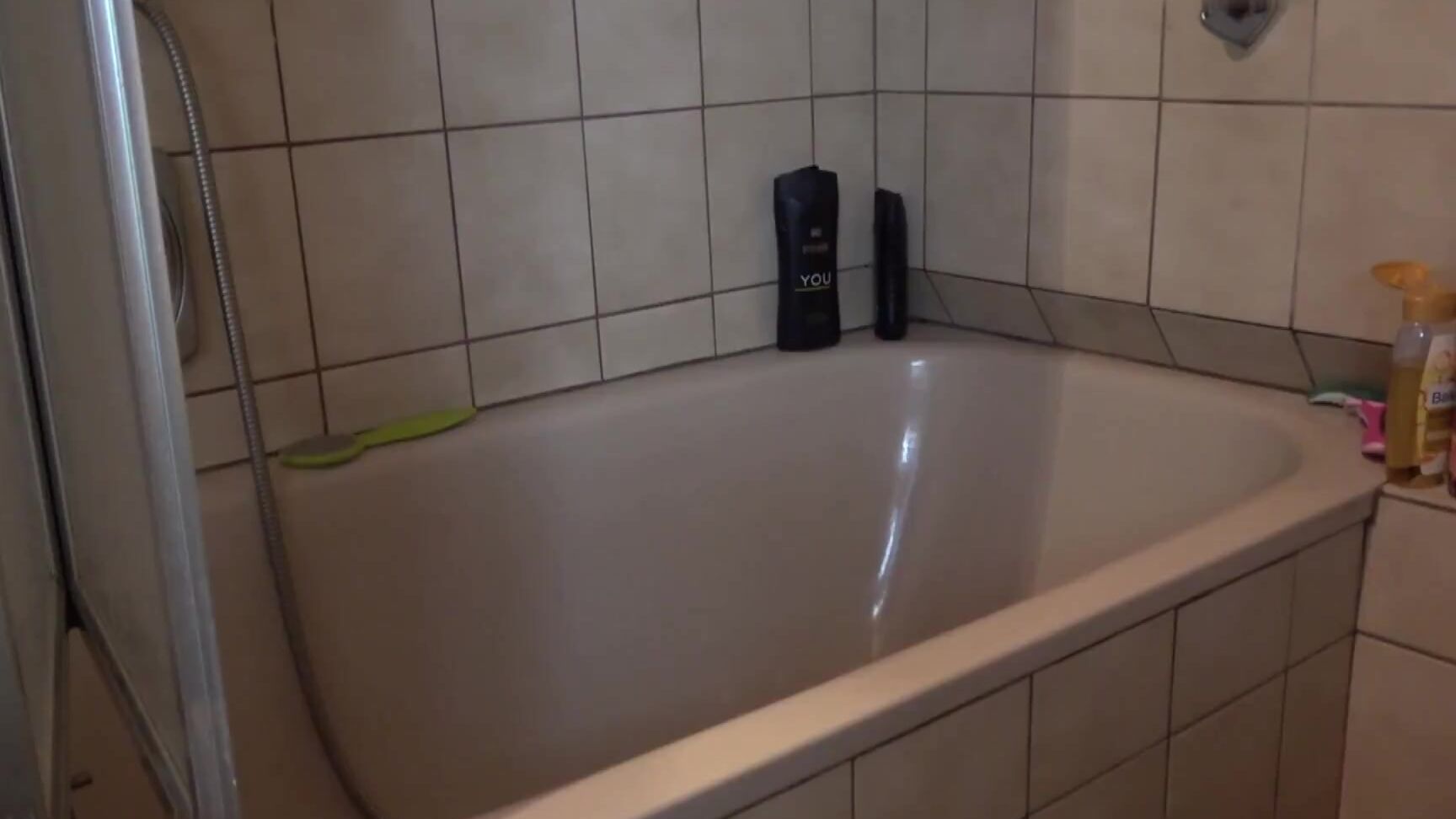 Viktoriagoo Teil Iii Die Wellness Pissedusche Vollgepisste Gummistiefel Nylons Und Hausarbeit