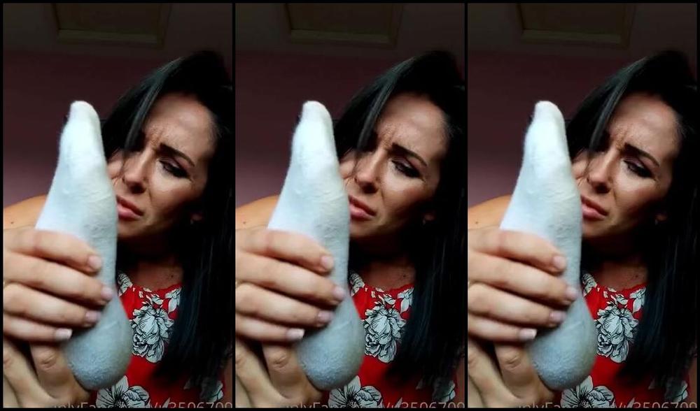 Queen1991 Nicknamed Queen9999111 Foot Fetish 08 06 2020 Onlyfans Video In This Weather My Feet Stink