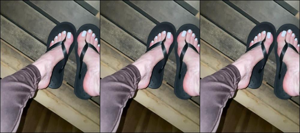 Goddessfendi 2768900010 02 08 2023 Who Wants To Lick My Post Workout Sweaty Sauna Feet I Need A Good Boy