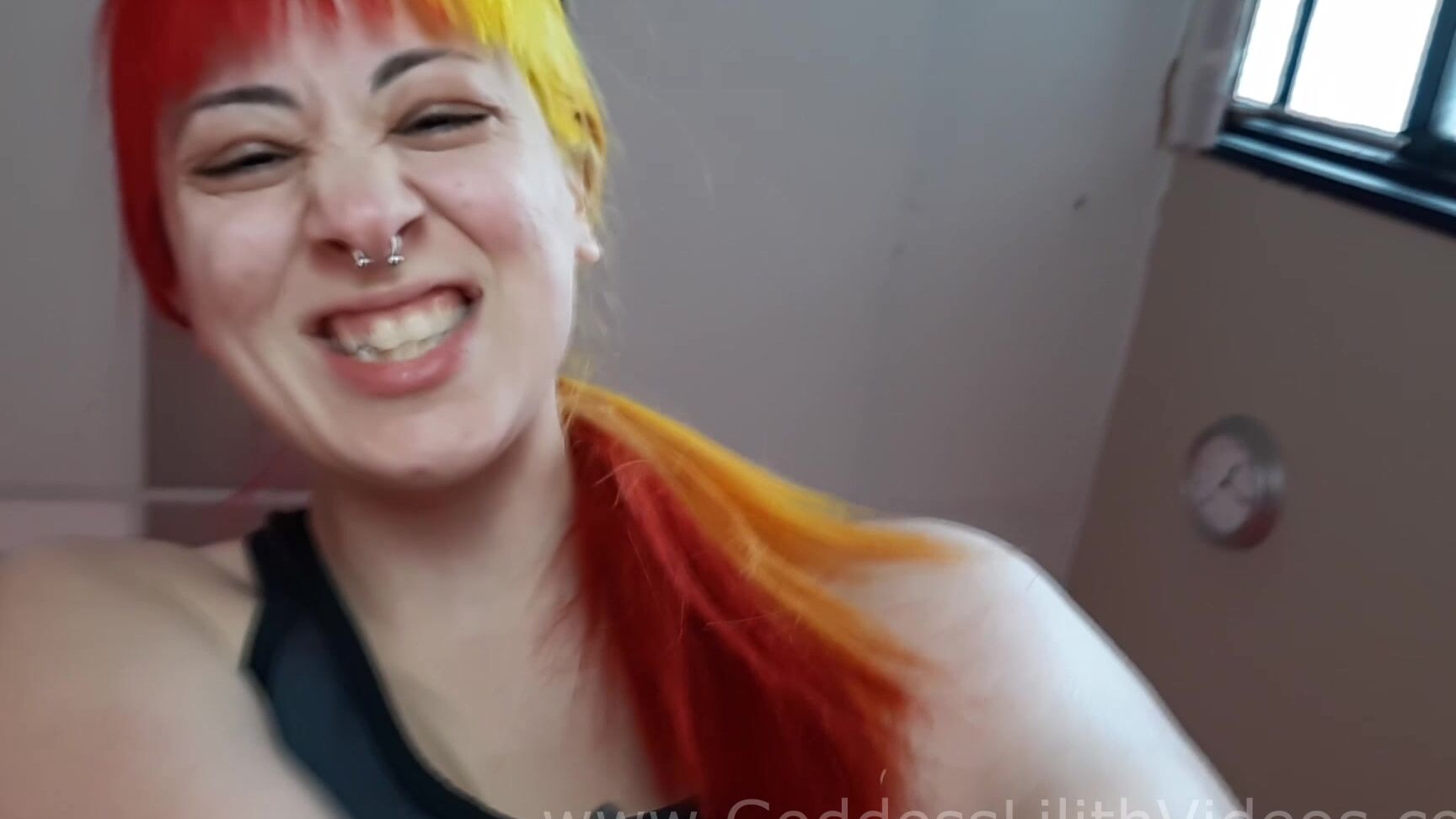 Goddess Lilith - Kod Made To Smell Armpits POV ManyVids