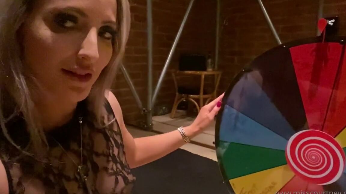 Misscourtneym Onlyfans It S All Fun And Games This Saturday Night What Are You Up Toop