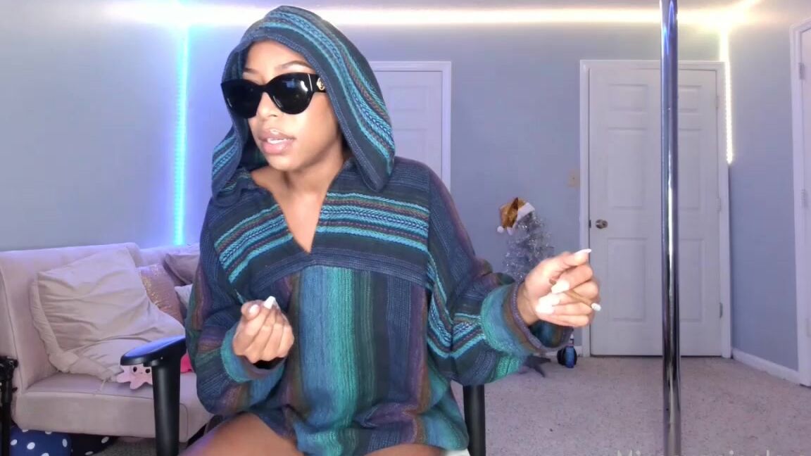 Eva Nicknamed Missevanicole Onlyfans Stream Started At 12212021 1149 Pm In A Bitch Mood Ft Ice Coffee Gum And A Blunt Ranting Fiending
