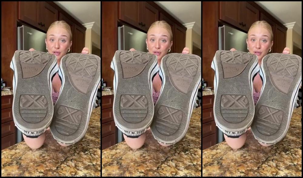 Goddess Kaylee Aka Xomaddykxo Onlyfans I Love Manipulating A Beta Male Like Yourself With My Sweaty Converse Soles Stroke It Slut And Thenp