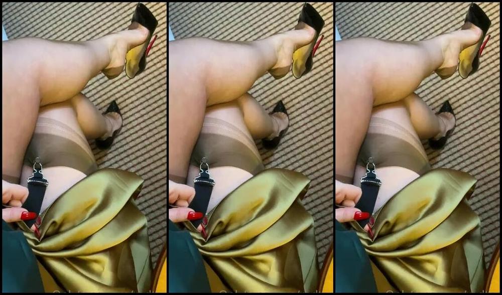 Miss Harriet Nicknamed Redtoes Onlyfans Your Seductive Boss Calls You Into Her Hotel Room For A Quick Chat Before The Conference Guess W 1