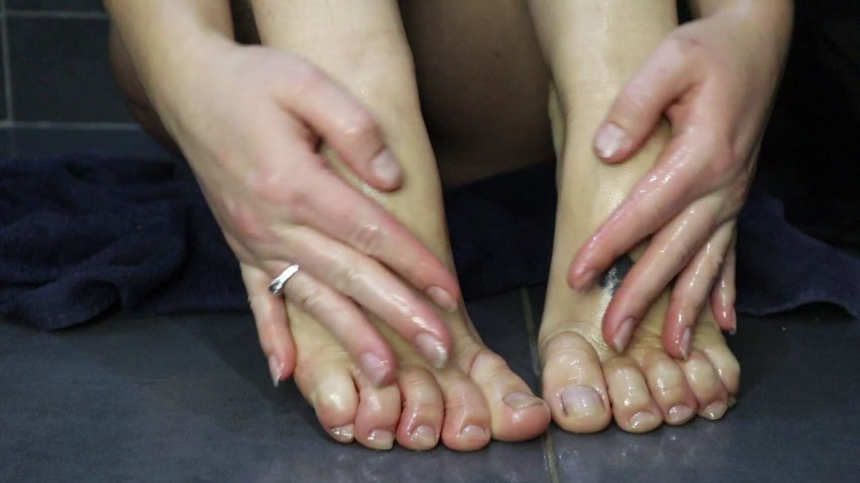 Melissa Oily Feet Video