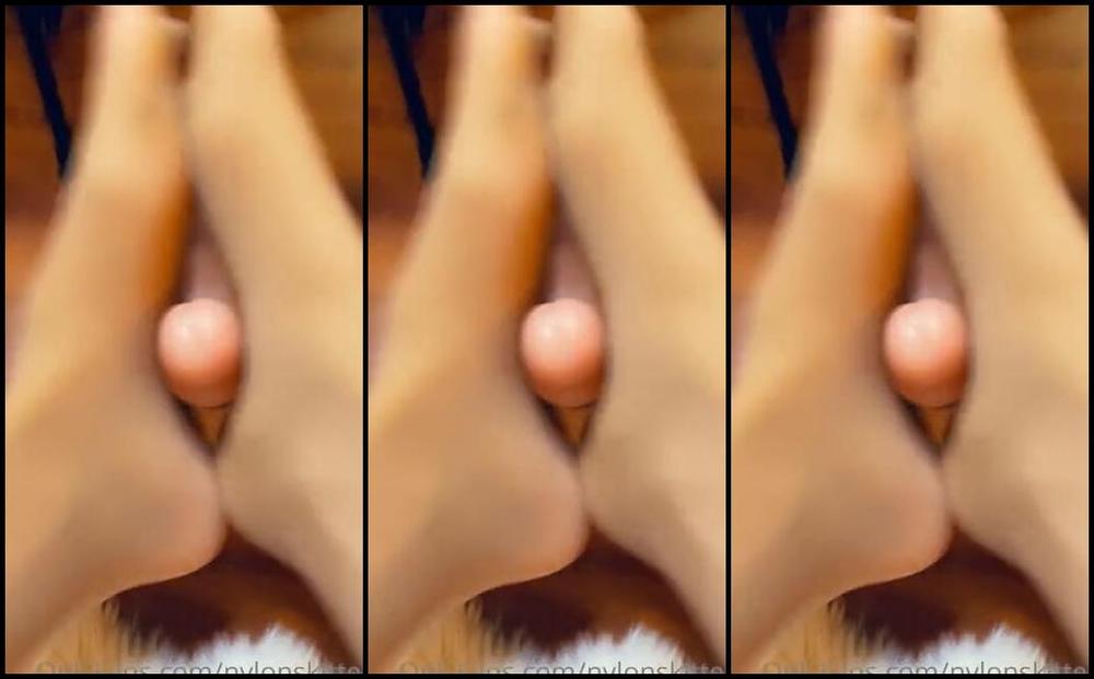 Nylonskitten Nicknamed Nylonskitten 02 14 2021 Onlyfans Video Happy Valentines Day 2 Part Video In My Seamless Suntan Tights