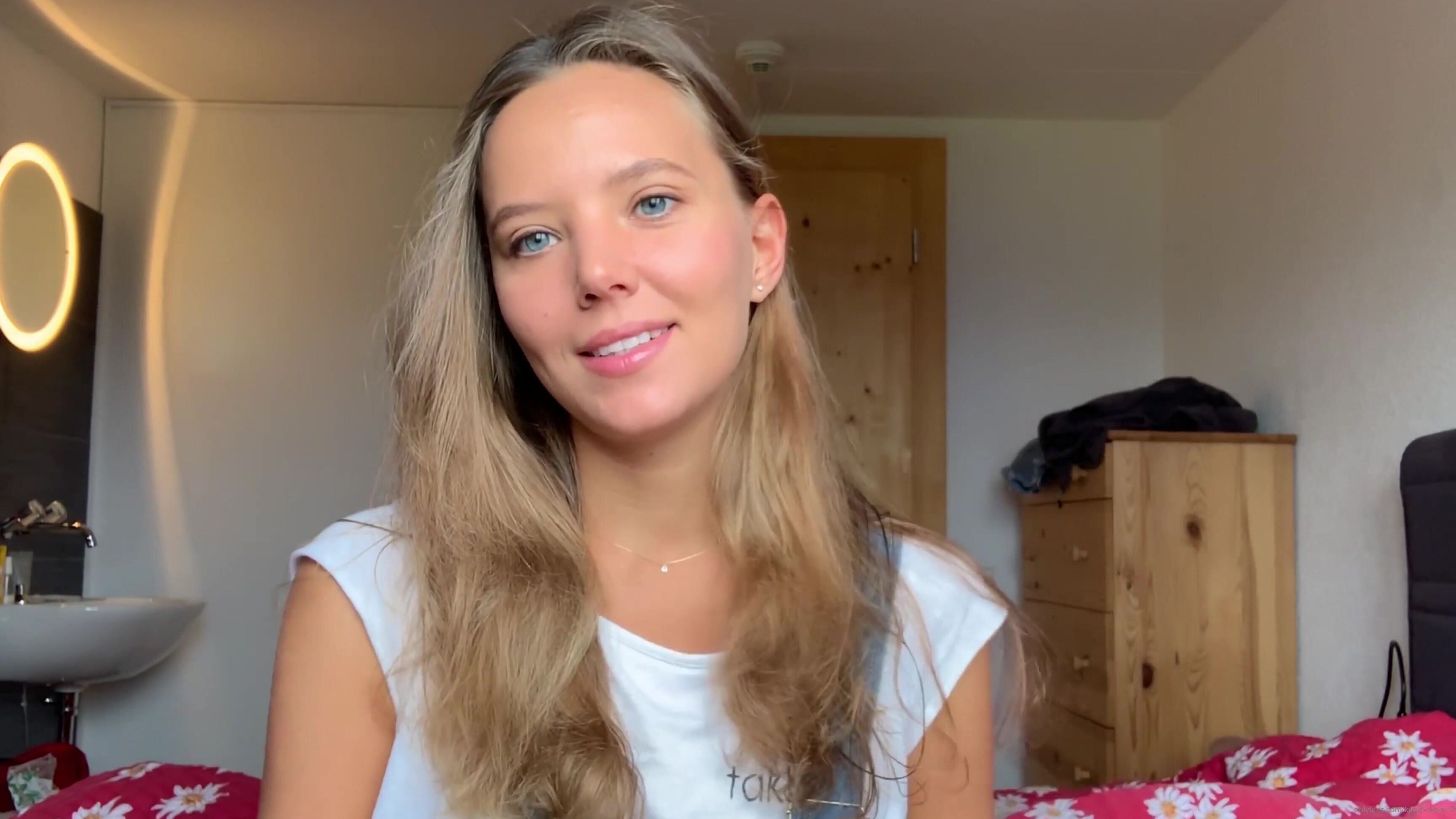 erotic-magazine-28-01-2021-2007123391-swiss-summer-katya-clover-katyaclover-enjoy-my-trip-to-one-of-my-favorites-countries-swi